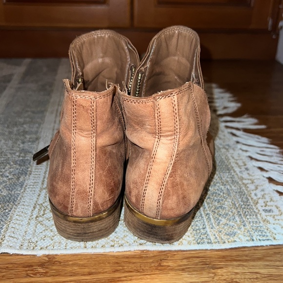 Lucky Brand Ankle Boots - Picture 4 of 6
